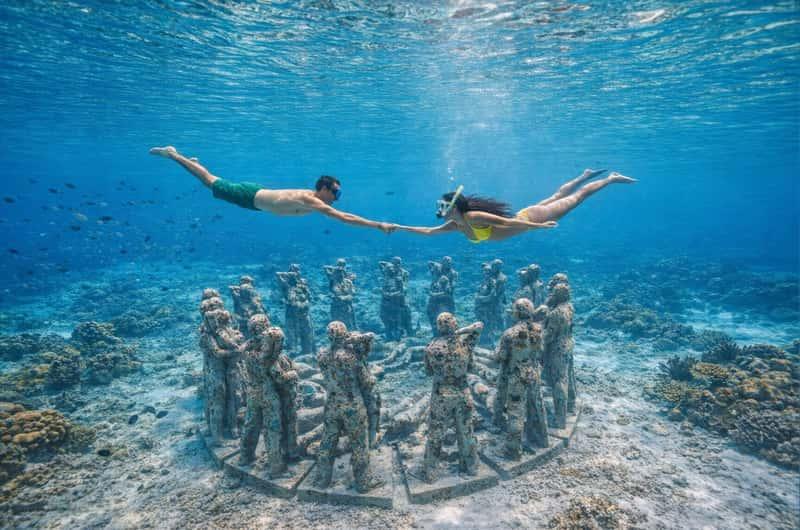 Statue